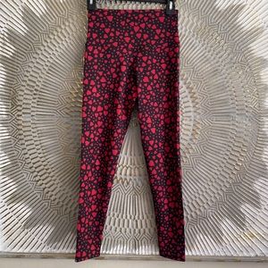 Onzie Heart Print Leggings